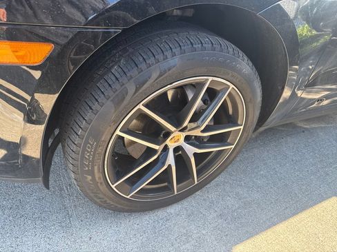 Certified 2023 Porsche Macan AWD/4WD image 4