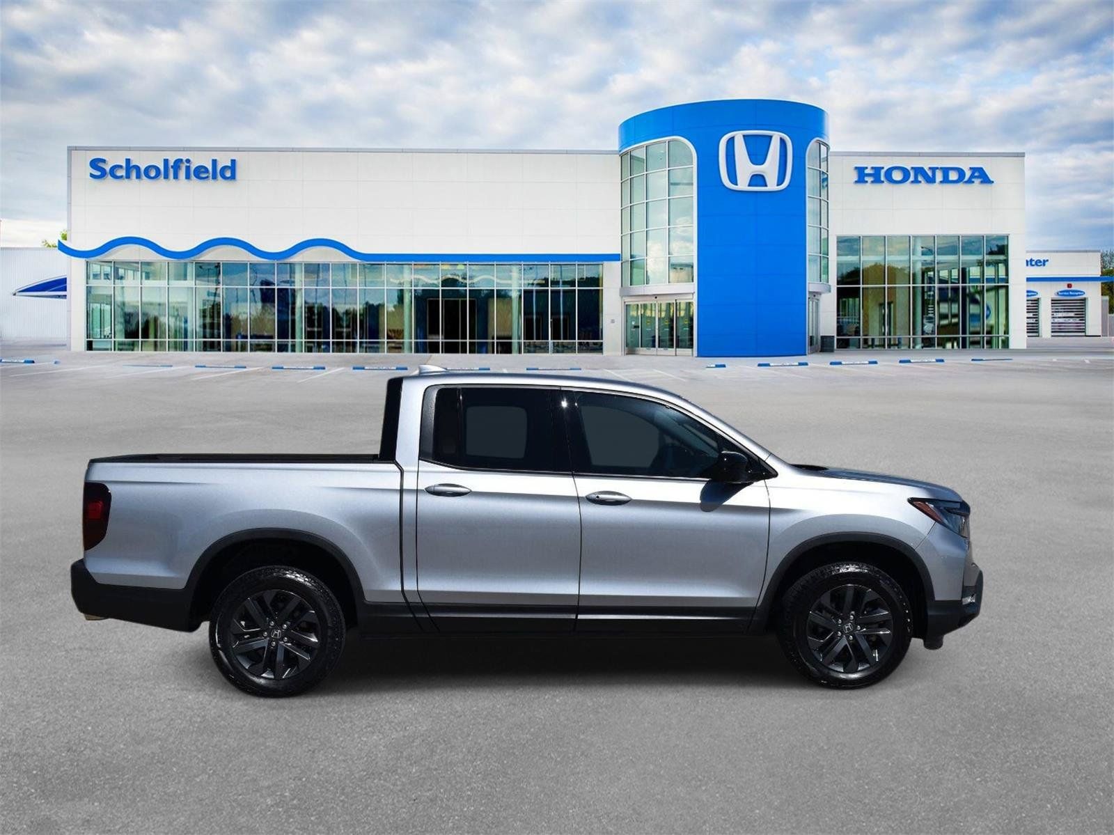 Used 2023 Honda Ridgeline Sport image 2