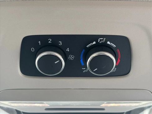 Used 2024 Ford Transit 350 XLT image 21