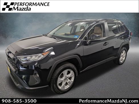 Used 2020 Toyota RAV4 XLE w/ Convenience Package AWD/4WD image 1