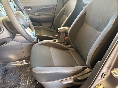 Used 2025 Nissan Versa SV FWD image 24