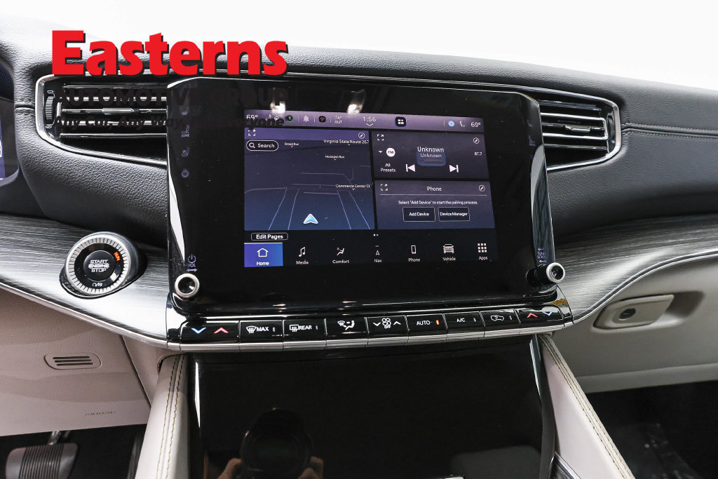 Used 2024 Jeep Wagoneer L Series II RWD image 14