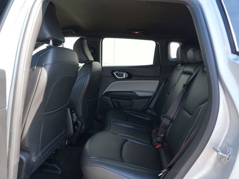Used 2025 Jeep Compass Limited AWD/4WD image 18