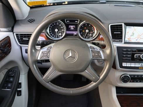 Used 2016 Mercedes-Benz GL 450 4MATIC image 18