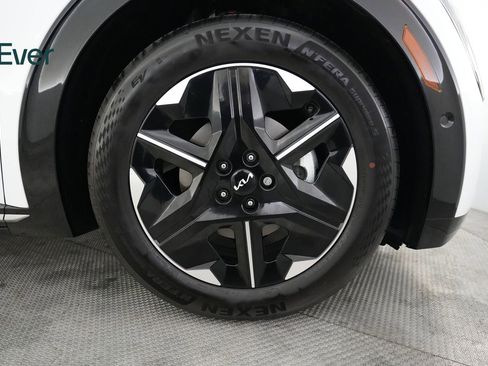 Used 2025 Kia EV6 Wind RWD image 20
