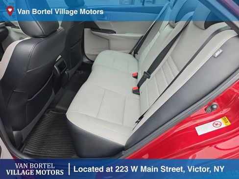 Used 2017 Toyota Camry SE FWD image 21