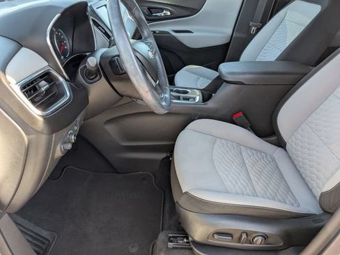 Used 2020 Chevrolet Equinox LT FWD image 17