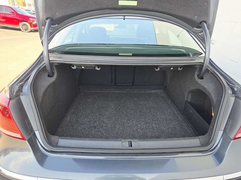 Used 2013 Volkswagen CC Sport FWD image 9