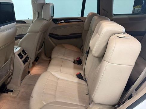 Used 2015 Mercedes-Benz GL 450 4MATIC image 31