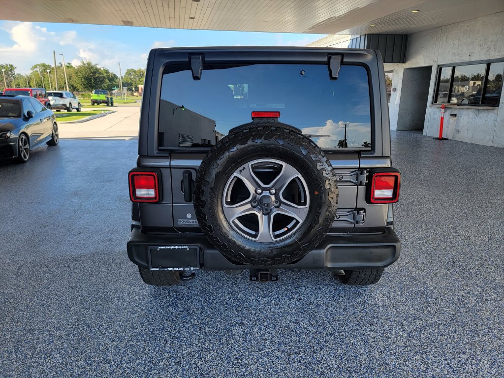 Used 2018 Jeep Wrangler Unlimited Sport S AWD/4WD image 4