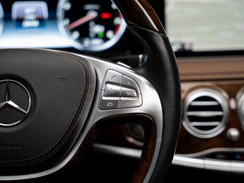 Used 2016 Mercedes-Benz S 550 4MATIC Sedan image 46