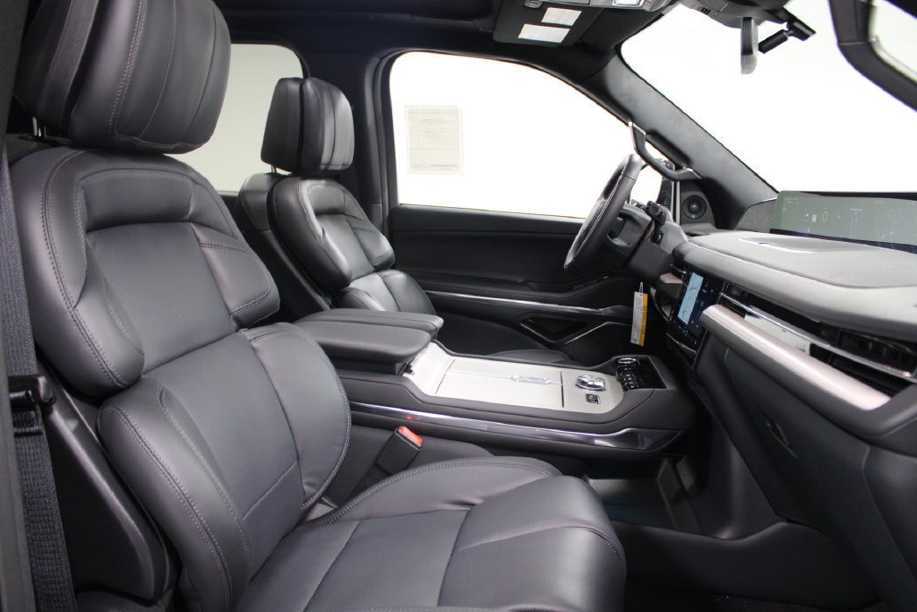 New 2026 Lincoln Navigator L Reserve w/ Jet Appearance Package AWD/4WD image 31