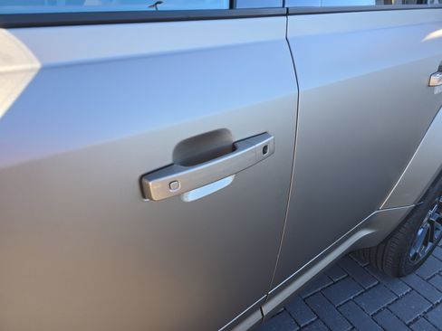 Certified 2025 Land Rover Defender 110 image 13