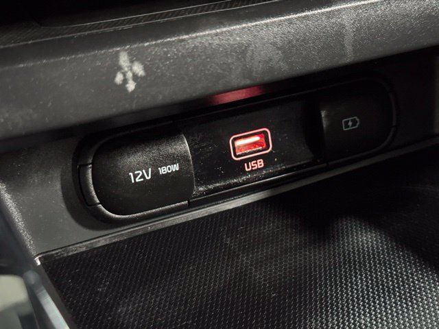 Used 2020 Kia Soul GT-Line Turbo FWD image 21