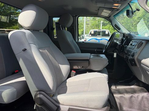 Used 2016 Ford F250 XLT w/ XLT Interior Package AWD/4WD image 38