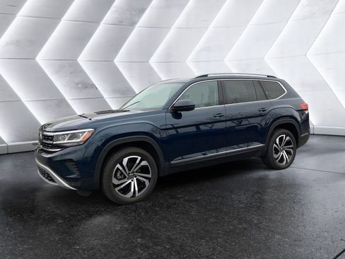 Used 2021 Volkswagen Atlas SEL Premium w/ MDO Package (Bench Seat) image 3