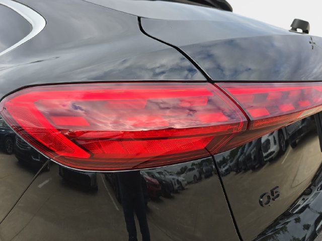 Used 2025 Audi Q5 Premium Plus w/ Premium Plus AWD/4WD image 38