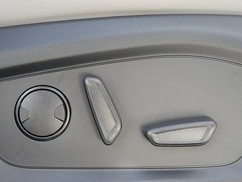 Used 2025 Ford Explorer Active w/ Active Comfort Package image 62