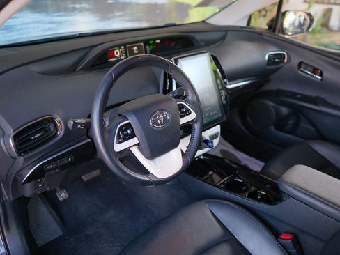 Used 2017 Toyota Prius Prime Premium FWD image 12