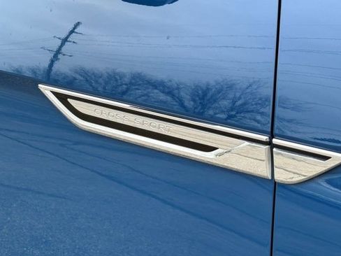 Used 2025 Volkswagen Atlas Cross Sport SEL Premium R-Line image 8