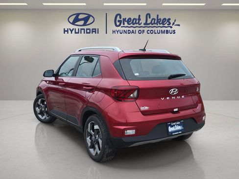 Certified 2024 Hyundai Venue Limited FWD image 3