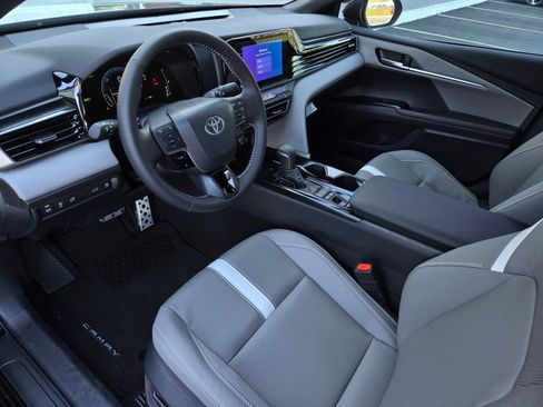 Certified 2026 Toyota Camry SE w/ Convenience Package FWD image 8