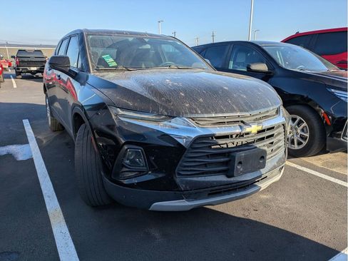 Used 2020 Chevrolet Blazer LT image 2