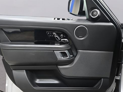 Used 2019 Land Rover Range Rover Long Wheelbase Supercharged image 9