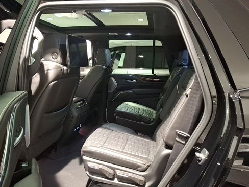 Used 2023 Cadillac Escalade Sport Platinum AWD/4WD image 22