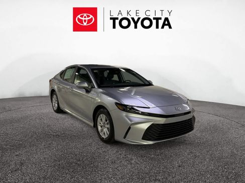 Used 2026 Toyota Camry LE image 10