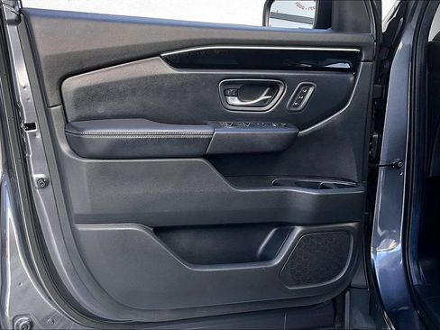Used 2025 Honda Pilot Touring image 20