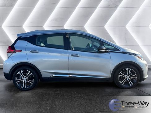 Used 2019 Chevrolet Bolt Premier w/ Infotainment Package image 6