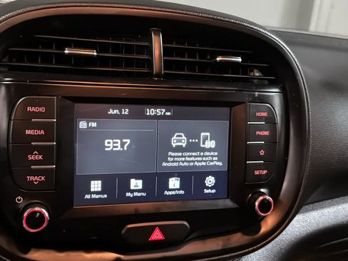 Used 2020 Kia Soul LX FWD image 15