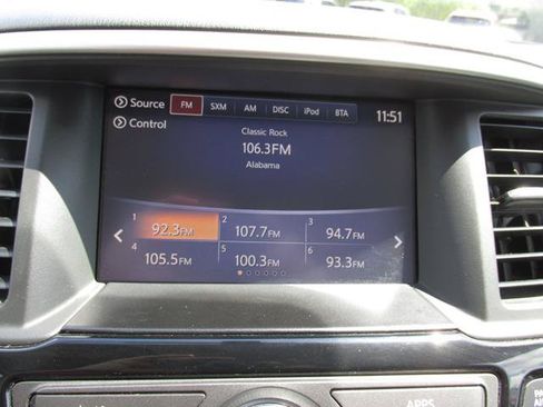 Used 2019 Nissan Pathfinder SV AWD/4WD image 12