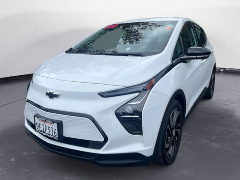 Used 2023 Chevrolet Bolt LT image 2