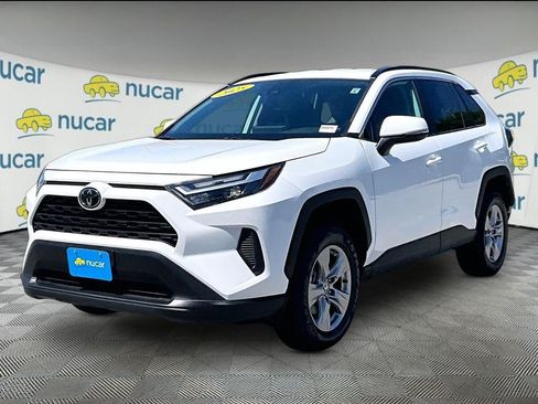 Used 2025 Toyota RAV4 XLE AWD/4WD image 3