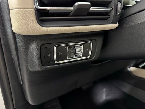 New 2026 Lincoln Corsair Premiere image 24