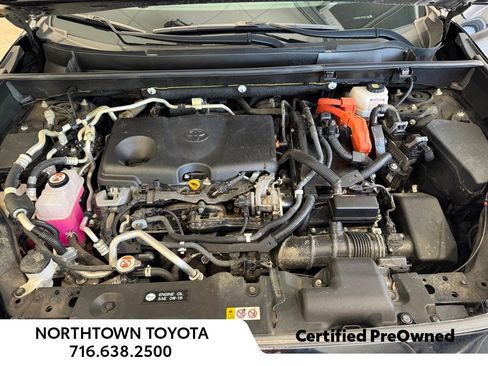Used 2021 Toyota RAV4 SE w/ Weather & Moonroof Package AWD/4WD image 17