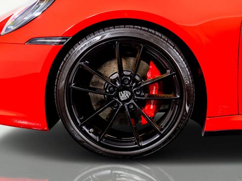 Used 2020 Porsche 911 Carrera 4S w/ Sport Package image 20