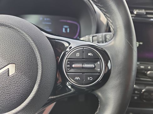 Used 2023 Kia Soul EX image 12
