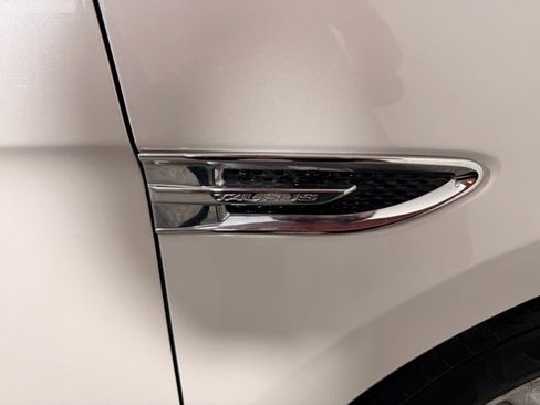 Used 2013 Ford Taurus SEL image 13