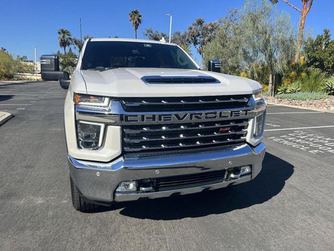Used 2021 Chevrolet Silverado 2500 LTZ w/ LTZ Premium Package image 9