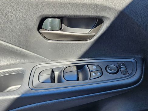 New 2025 Nissan Versa S w/ Trunk Package image 31