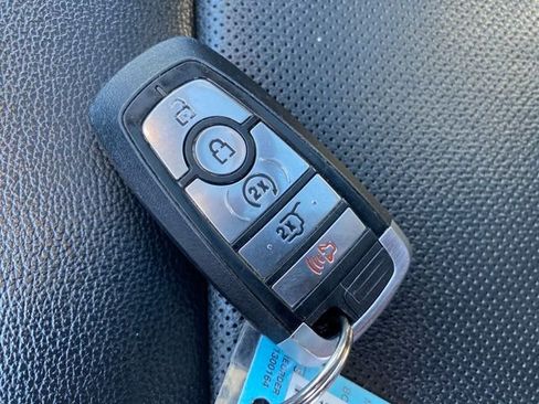 Used 2022 Ford Explorer Limited image 25