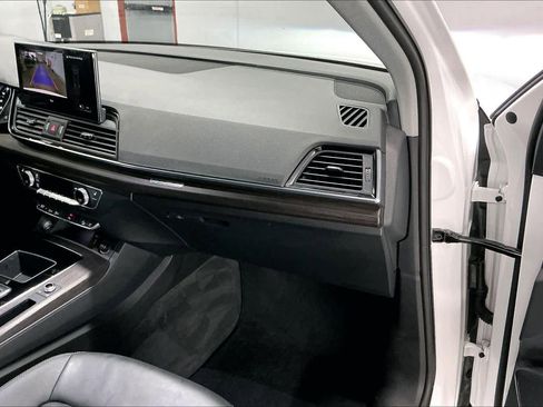 Used 2023 Audi Q5 2.0T Premium w/ Convenience Package image 18
