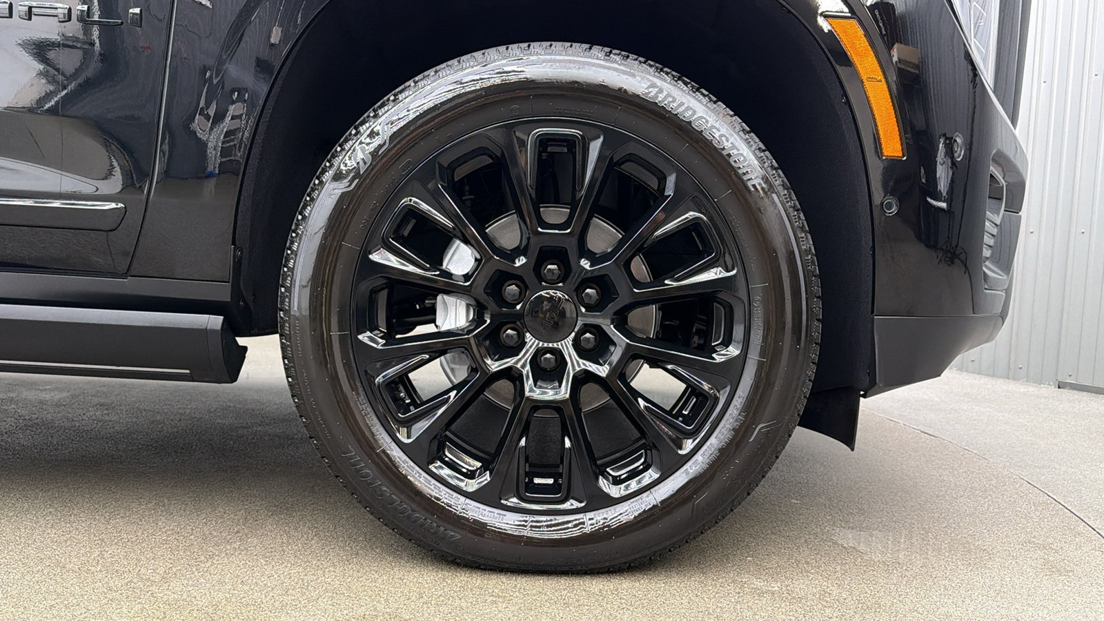 Used 2026 GMC Yukon XL Denali Ultimate w/ LPO, Floor Liner Package AWD/4WD image 10