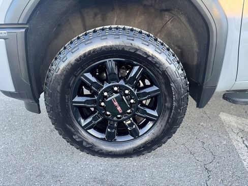 Used 2024 GMC Sierra 2500 AT4 w/ AT4 Premium Plus Package image 3