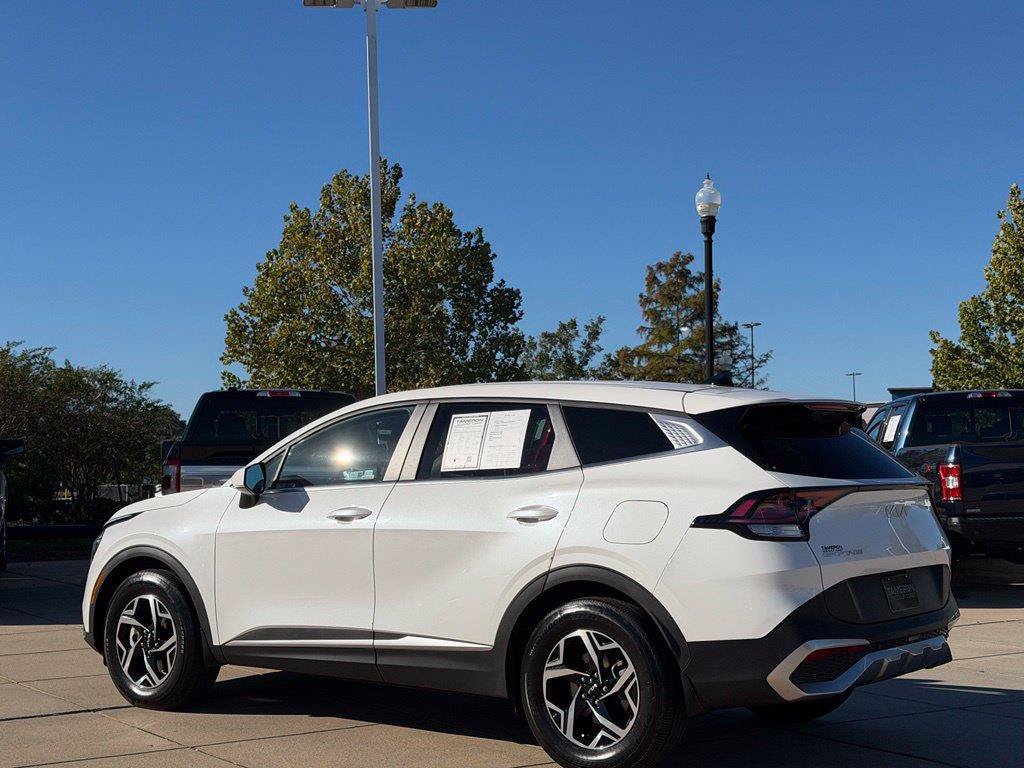 Used 2024 Kia Sportage LX FWD image 6