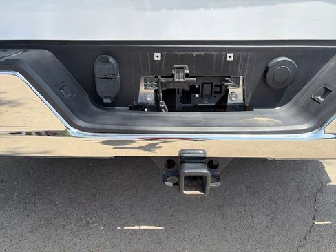 Used 2025 GMC Sierra 1500 SLT AWD/4WD image 11
