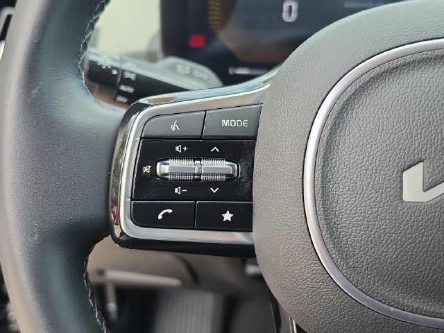 Certified 2025 Kia Sorento S w/ Panoramic Sunroof Package FWD image 20